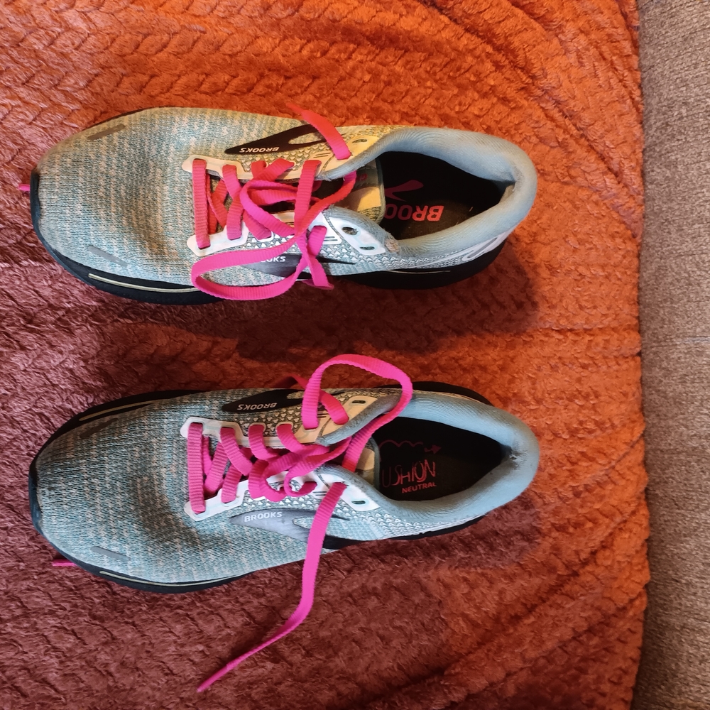 Brooks Women's Running Shoes - Gray and Pink